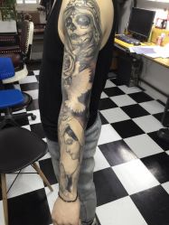 -Black Tattoo Studio