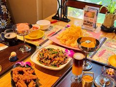 -月亮眼花园餐厅书吧酒吧