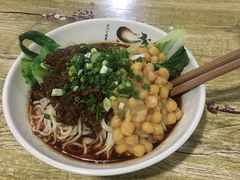 弯杂面-沉香牛肉面