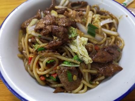 点了招牌猪肝肉丝炒粉猪肝嫩滑又有嚼头白菜丝脆爽粉刚刚好q弹整体就