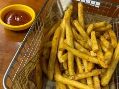 -BHC炸鸡(明洞总店)