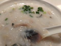 -香港新发烧腊茶餐厅(水围店)