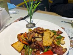 豆干炒腊肉-怪味餐厅(城投佳境店)