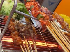 -哈尔滨小酒馆·鲜肉现穿自助烧烤(康新花园店)