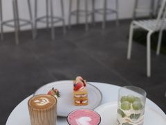 -洪小鹏生活美学馆(领SHOW天地店)