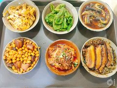 -董哥山城碗碗香(美专校街店)