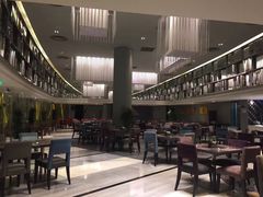 -上海滴水湖皇冠假日酒店