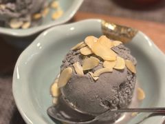 黑芝麻冰淇淋-满来寿喜烧(金虹桥店)