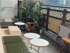 -luutosa  cafe & tea 鹿兔山