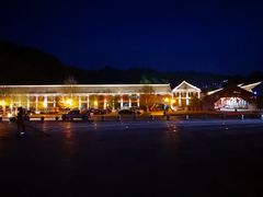 -百里峡七彩艺术小镇