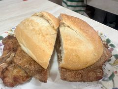 里斯本吃到的猪扒包-喜莲咖啡