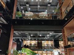 -半山书局(新世纪商城店)