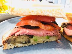 瑞士奶酪烤牛肉三明治-Moka Bros 摩卡站(西单大悦城店)