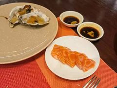 三文鱼刺身-广州希尔顿逸林酒店-OPEN開·全日制餐厅·海鲜·小火锅·自助餐(东风路店)