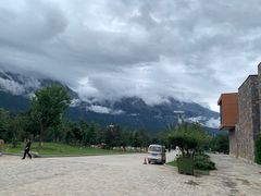 -玉龙雪山游客服务中心