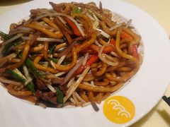 黑椒牛柳炒乌冬-龙记烧腊茶餐厅(常德路店)