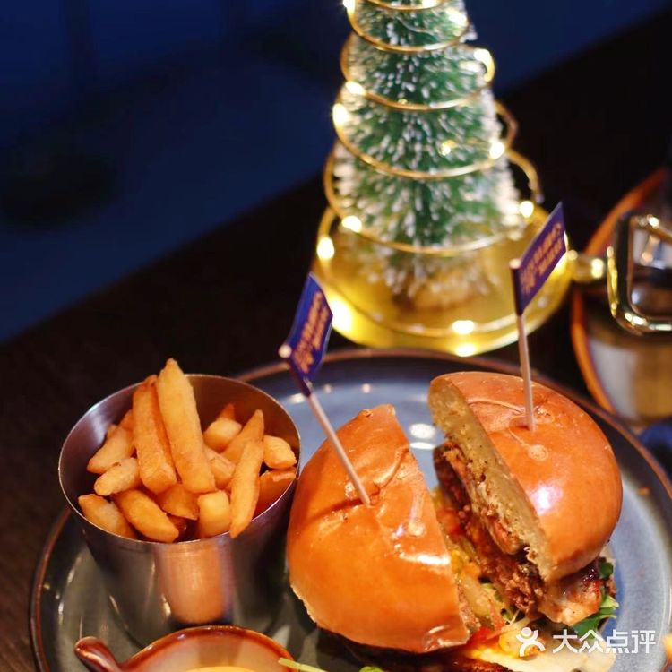 蓝蛙20周年全新菜单，氛围感十足的西餐厅