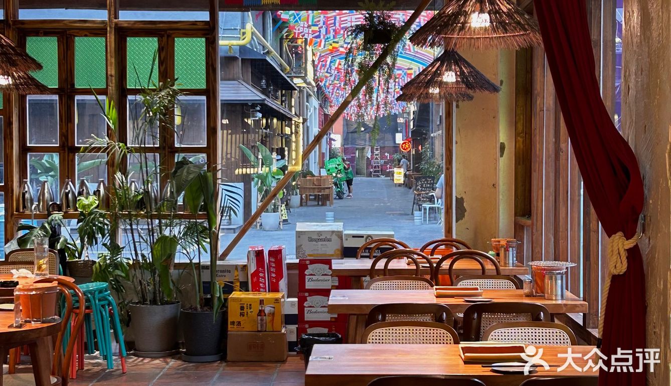 厦门漂亮店🍍温暖木质调的傣味餐厅