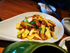 -云海肴·汽锅鸡·云南菜(天山百盛优客店)