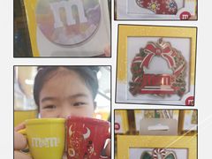 -m豆巧克力世界(上海世茂广场店)