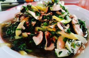 Mushroom and Bamboo Shoot Stir-Fry