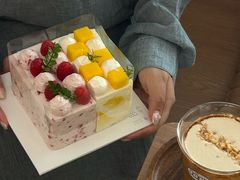 -山与蓝·轻糖鲜果蛋糕(勒泰店)