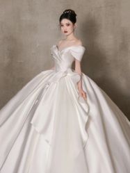 -衣贝姿婚纱礼服馆