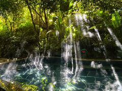 -腾冲洞山温泉村
