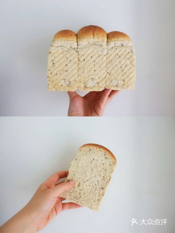 最近买了五十斤面粉，狂磕面包中