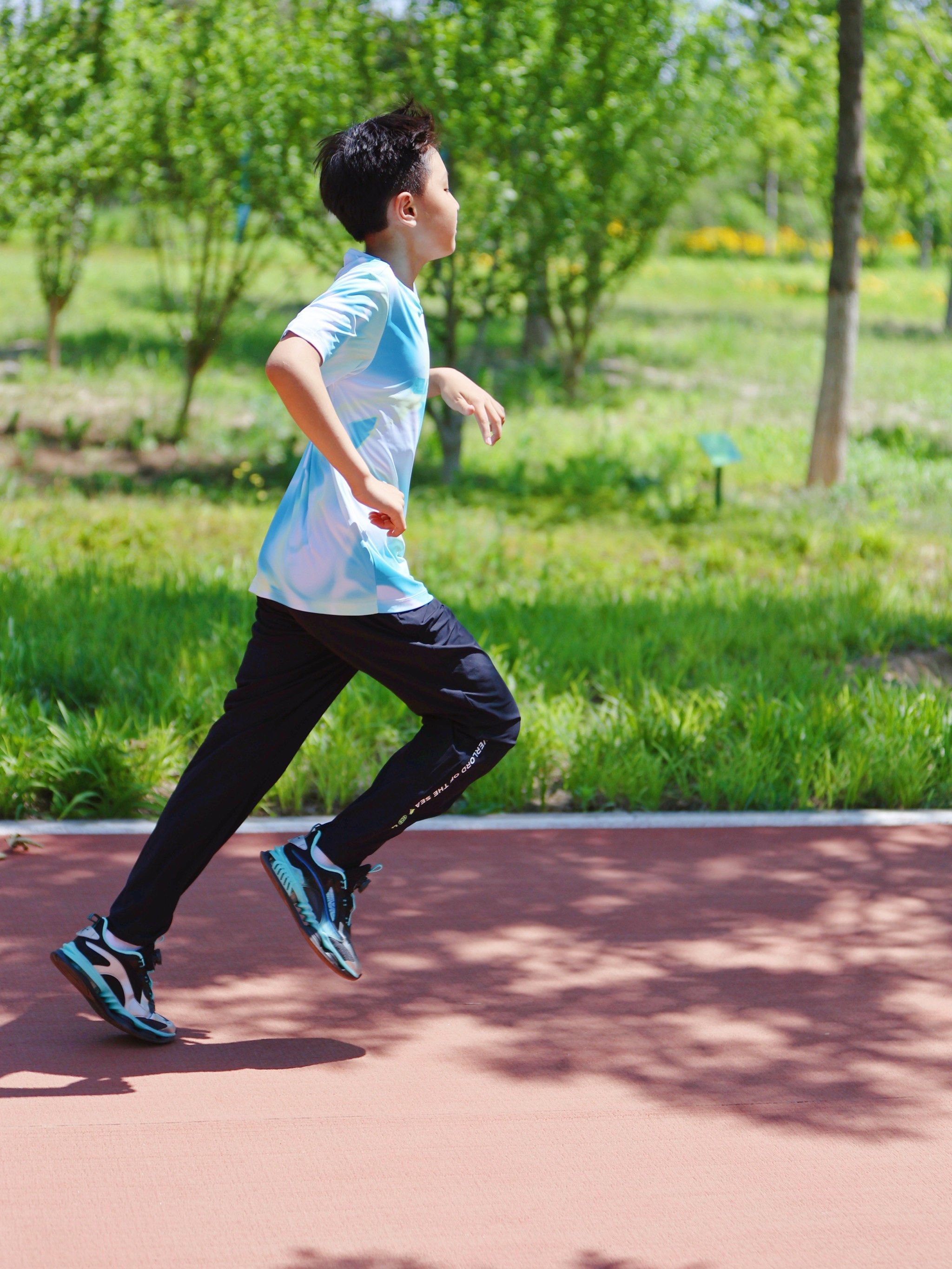 在夏日,做个爱运动的阳光少年