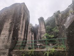 -伍山石窟