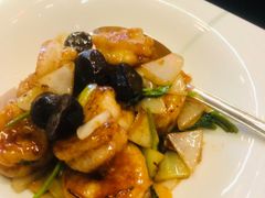 黑蒜大千爆虾球-北京四季酒店·采逸轩