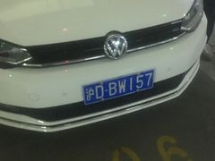 -白玉兰广场停车场