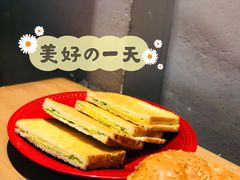 咖椰吐司-HELLO 27 意面·沙拉·帕尼尼