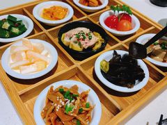九宫格玲珑前菜-新仙清汤牛腩(铜锣湾店)