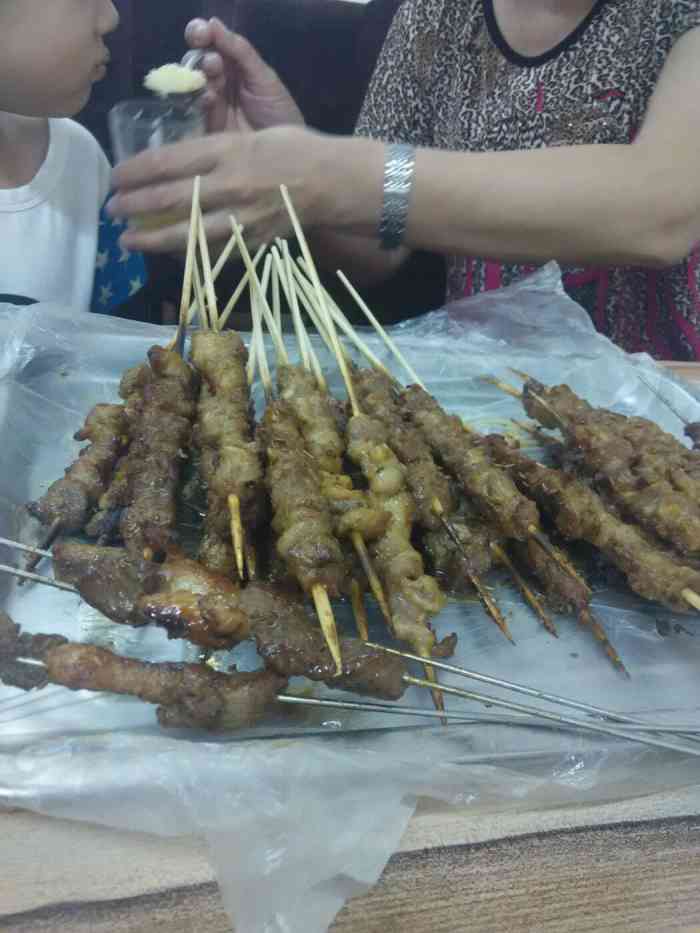 9毛9烧烤-"老板人特别好,那个猪肉串特别好吃!我次半.