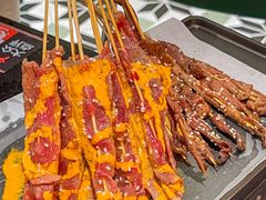 -何妹湿辣牛肉·粤式烧烤砂煲(桂雅路店)
