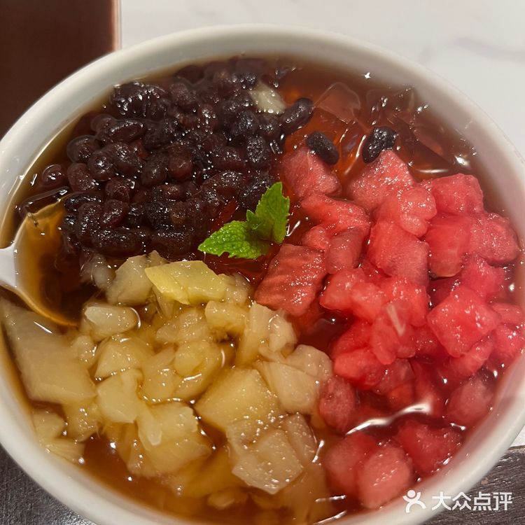 搞活动近乎免费的四果汤,给店员说了4次,终于上桌了