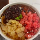 搞活动近乎免费的四果汤，给店员说了4次，终于上桌了