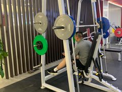-英派斯健身旗舰店(海信国际中心馆)