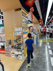 -百荣二期玩具城