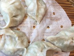 素蒸饺吃上一口你就还想吃第二口，总之是鲜而不腻-船梆煮•蒸汽海鲜·炉火烤肉(五四广场店)