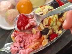 -莓园冰淇淋店