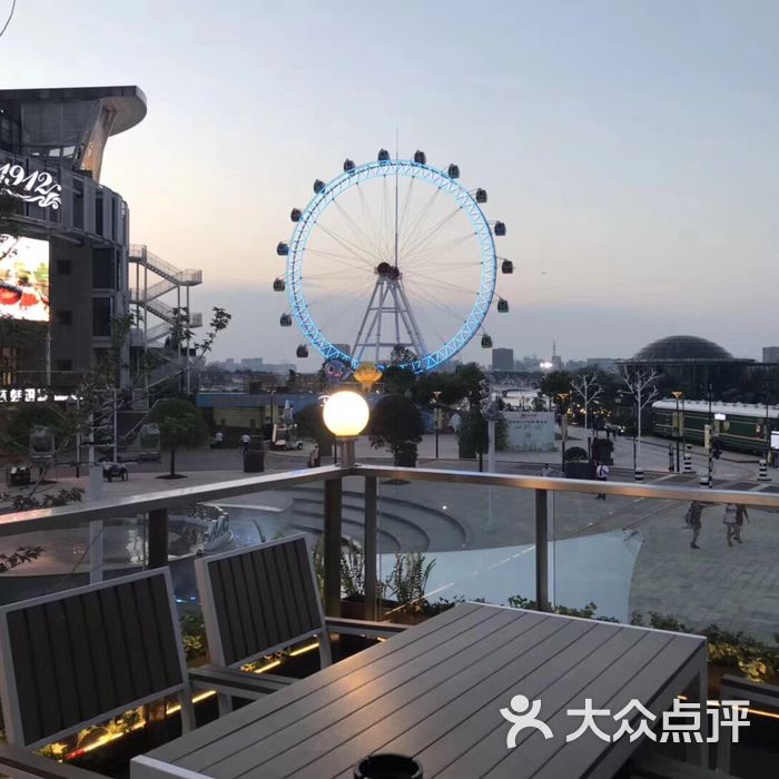 卢卡斯餐厅酒吧