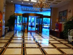 -维也纳酒店(上海虹桥枢纽松江新桥店)