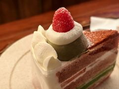 草莓丝绒奶油牛奶冰-RUXU入续糖水铺与包(卓悦中心店)