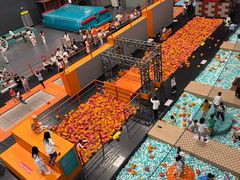 -极限PLAY运动娱乐新世界·团建派对表演休闲馆·室内高空游乐园