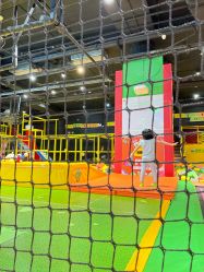 -蹦蹦跳跳(新奥购物中心店)