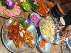 -明洞阿姨·韩式酱蟹烤肉·创意料理(三元桥店)