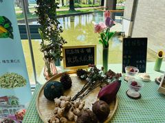 -湖泉水云间餐厅·弥勒地道菜(B座店)